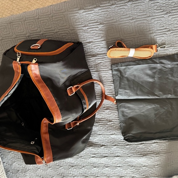 Brand New Black and Brown Weekender Bag - Picture 13 of 13